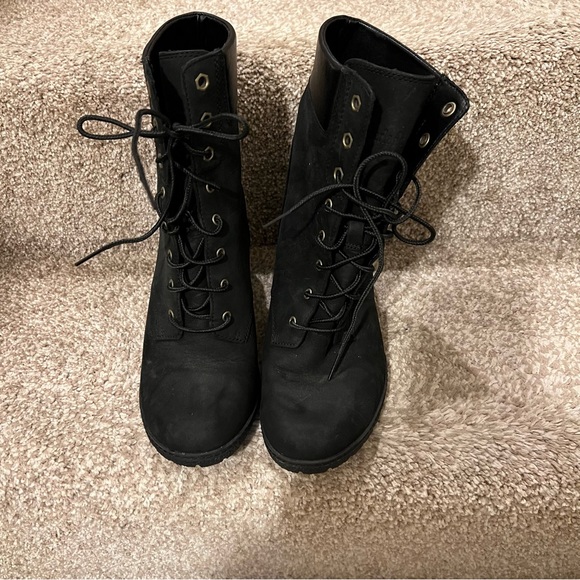 TIMERLAND SUEDE HEELED BOOTS EUC - Picture 2 of 10